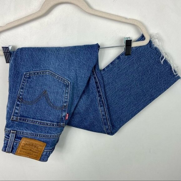 Revolve Levis Wedgie Straight Jeans Love Triangle Size 24 Raw Hem Distrese Denim - Picture 11 of 11